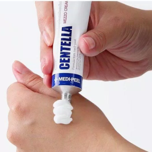 Kem Rau Má Giảm Mụn Phục Hồi Da MEDI-PEEL CENTELLA MEZZO CREAM
