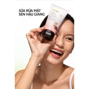 Sữa rửa mặt sen Hậu Giang Cocoon 140ml