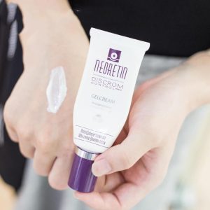 Kem Chống Nắng Neoretin Discrom Control Gel Cream SPF 50