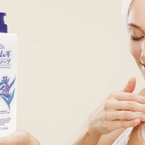 Sữa tắm trắng da Hatomugi Moisturizing Washing Nhật Bản